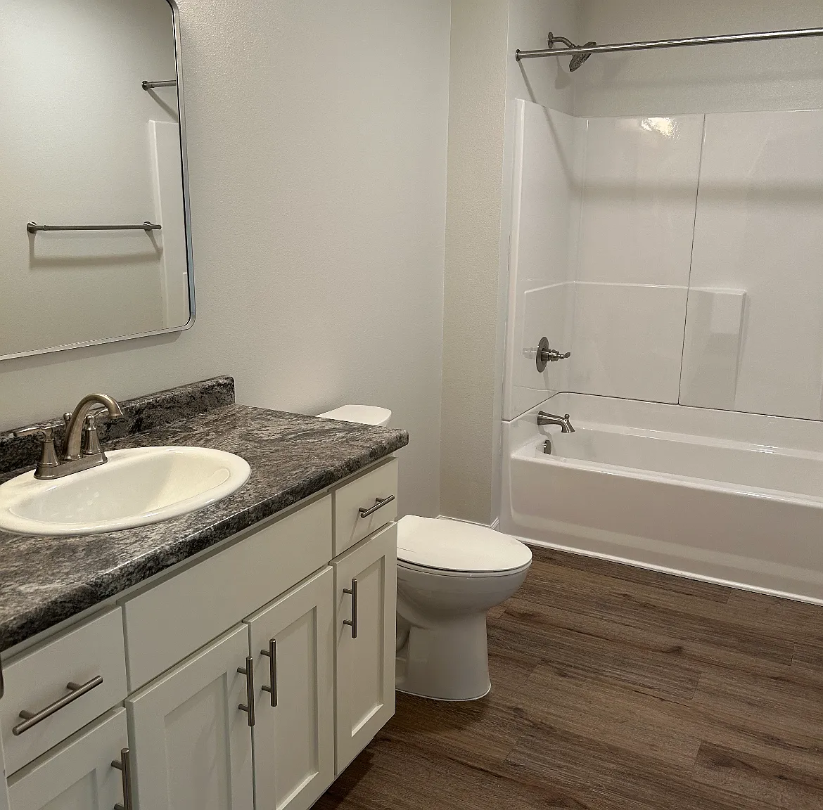 3 bed, 1.5 bath, 1160 sqft, $1,200 — Photo 4