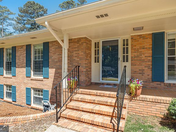 4th image of 3801 Winkfield Pl