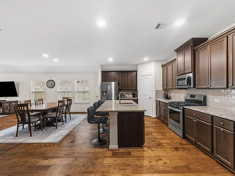 15014 Wiltshire Castle Ln — Photo 6