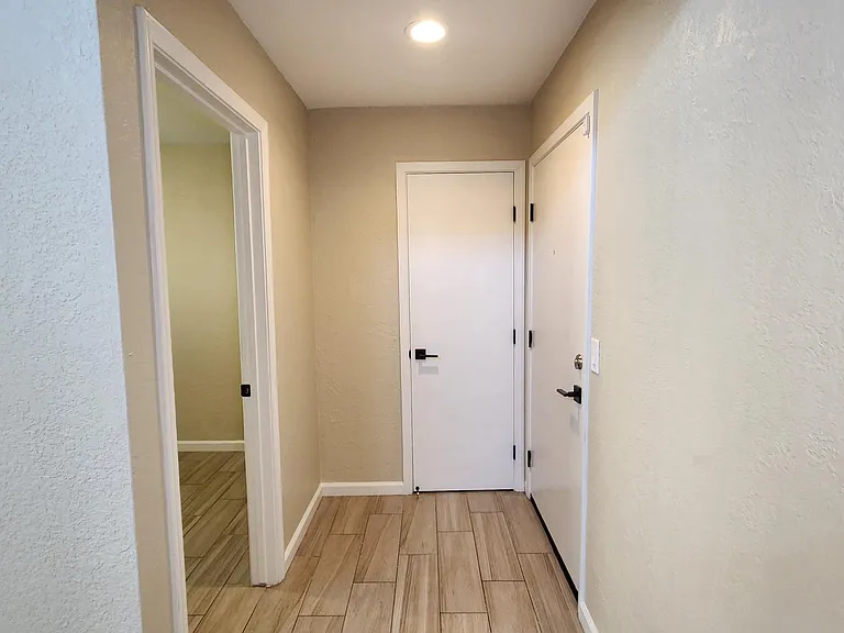2222 I St #13 — Photo 23