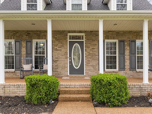3rd image of 2996 Iroquois Dr