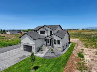 Edgeworth Plan, Holiday Road | OLO Builders, Harrison, ID 83833