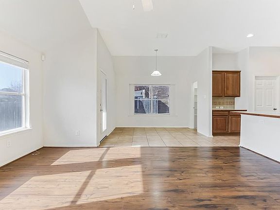 3rd image of 5117 Breeze Hollow Ct