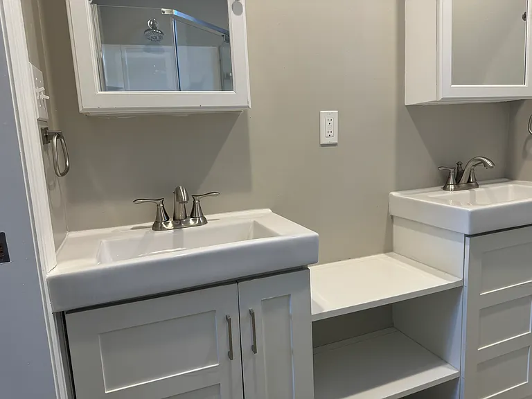2527 Valley Ave — Photo 8