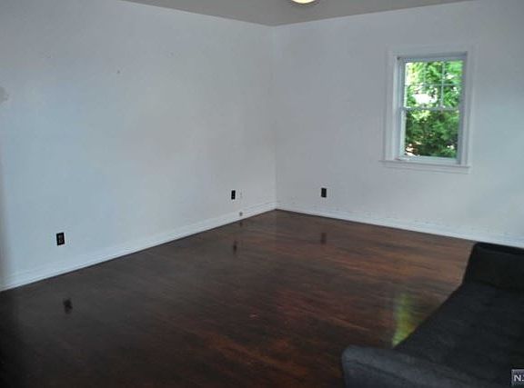 3rd image of 46-50 Lawton Ave