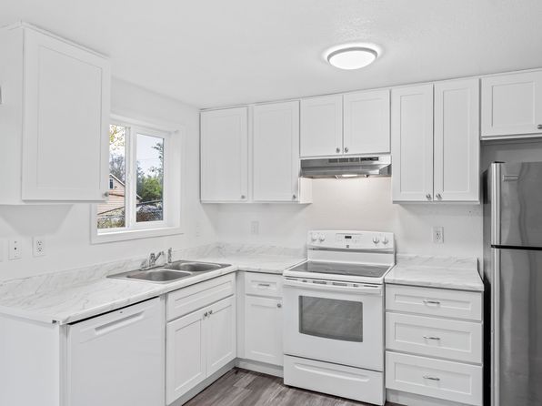 7521 10th Avenue Ct E