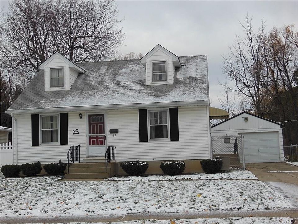 1st image of 37 Charlton Pl