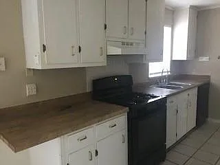 5664 Vanderbilt Dr — Photo 6