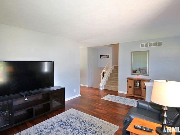5th image of 2908 W Larchmont Ln