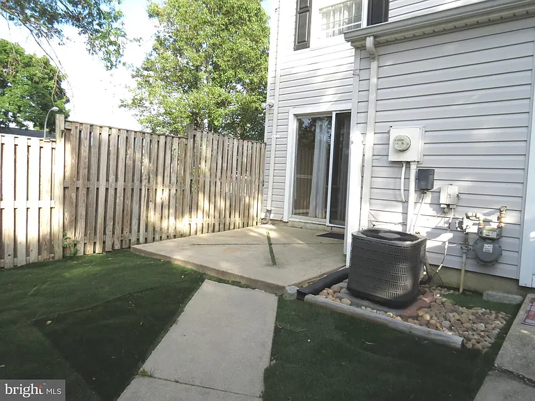 15310 Annapolis Rd — Photo 31