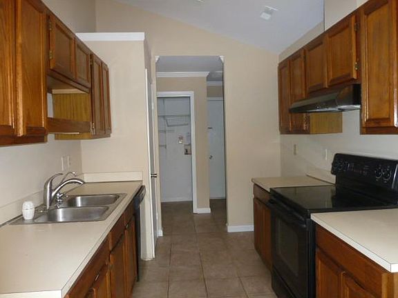 4th image of 469 Wyn Dr