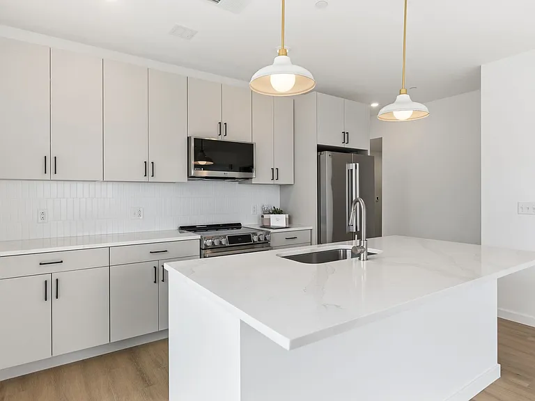 2454 Lafayette Rd #201 — Photo 15