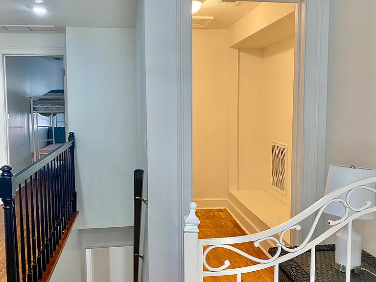 1712 35th St — Photo 25