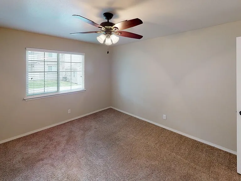 Metroplex Apartments — Photo 42
