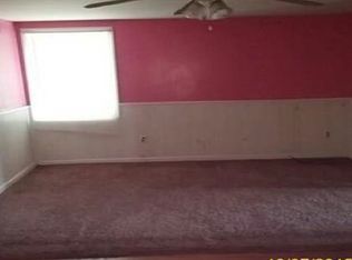 12 Alexander Ln, Hawley, PA 18428