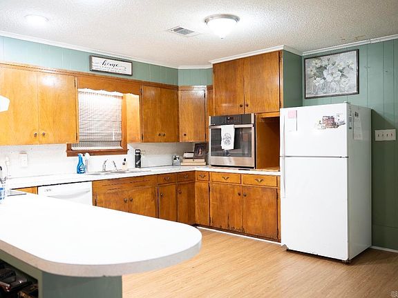5th image of 1004 S Evans Rd