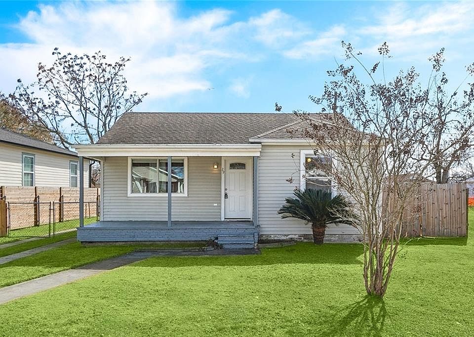 1st image of 29 Gibbs Dr