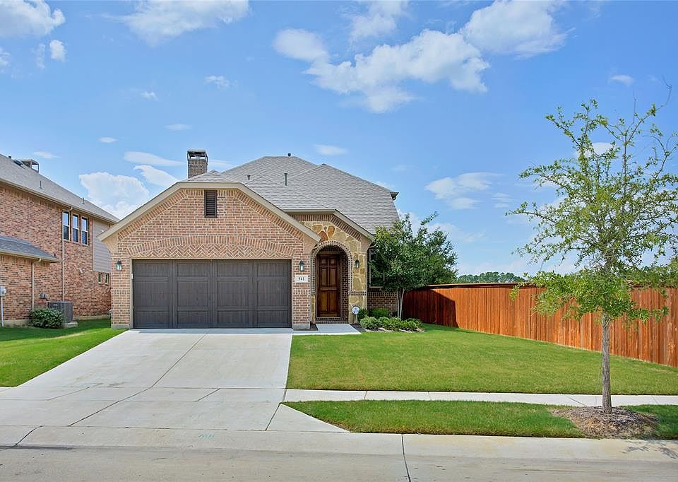 1st image of 941 Montgomery Way