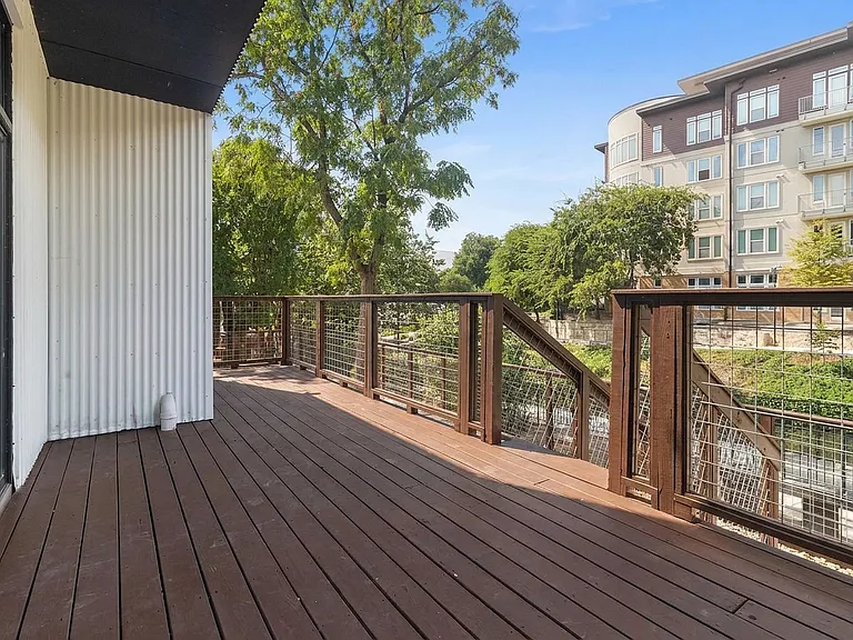 1023 Avenue B #1 — Photo 7