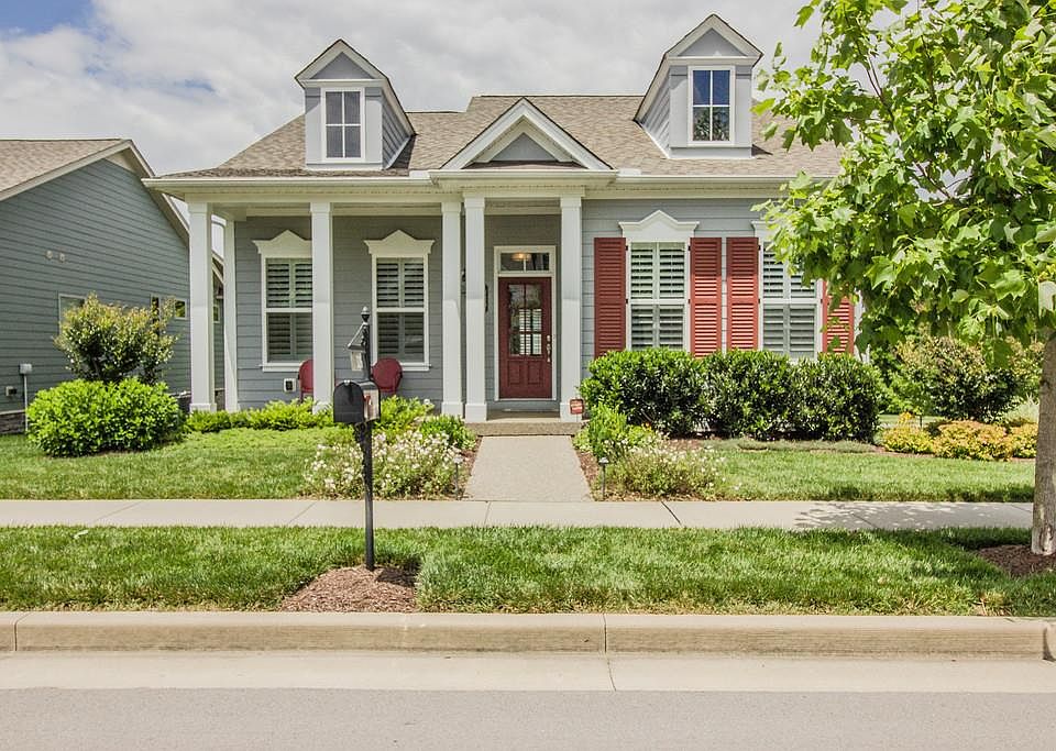 1st image of 326 Caysens Square Ln