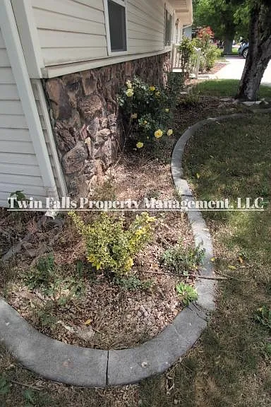 3073 Vickie Ln — Photo 2