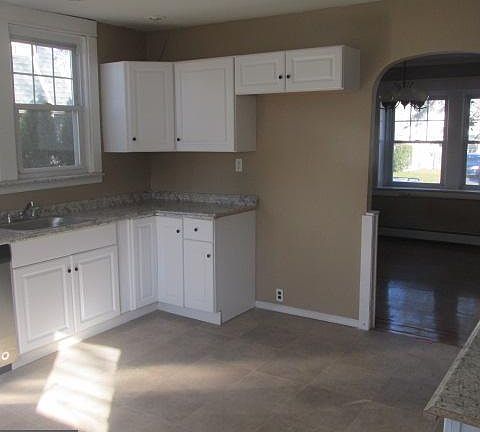 4th image of 840 Drexel Ave
