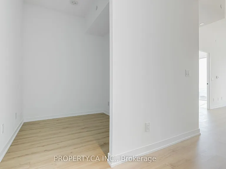 319 Jarvis St #LPH16 — Photo 16
