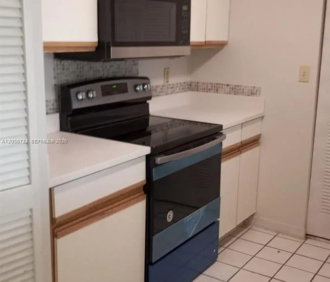 9901 Westview Dr #315 — Photo 1