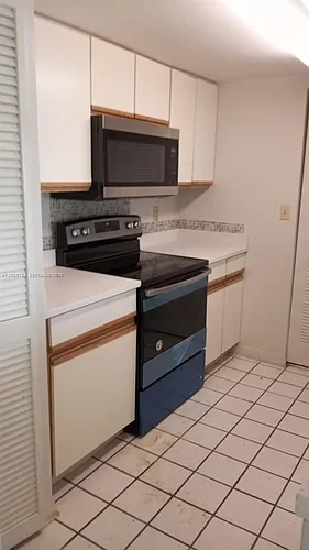 9901 Westview Dr #315 Photo 1