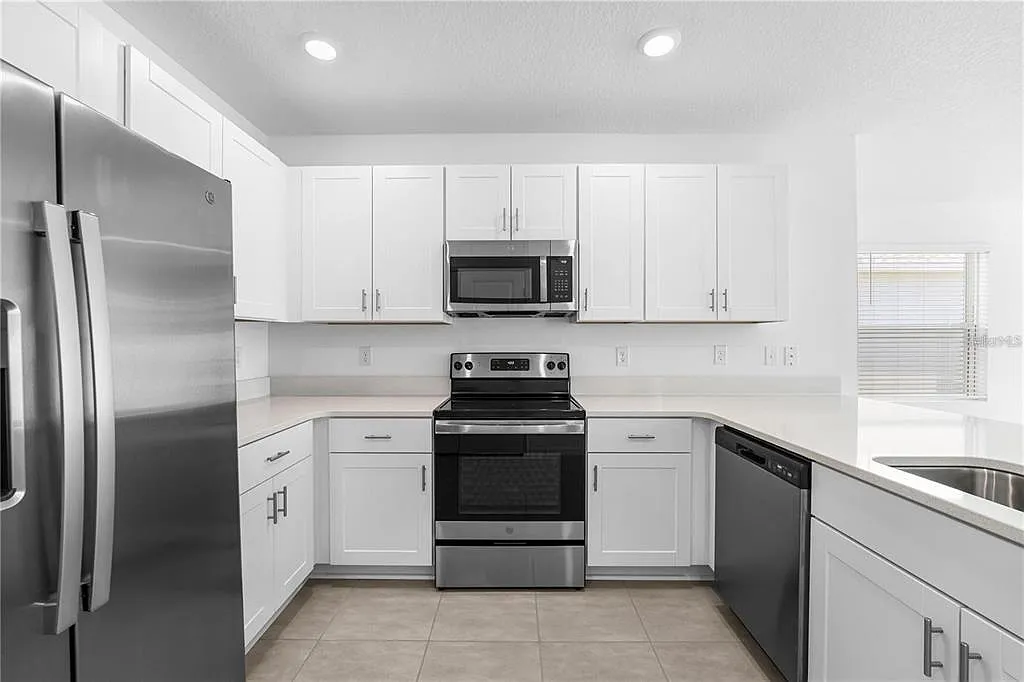 3 bed, 2.0 bath, 1455 sqft, $1,850 — Photo 4
