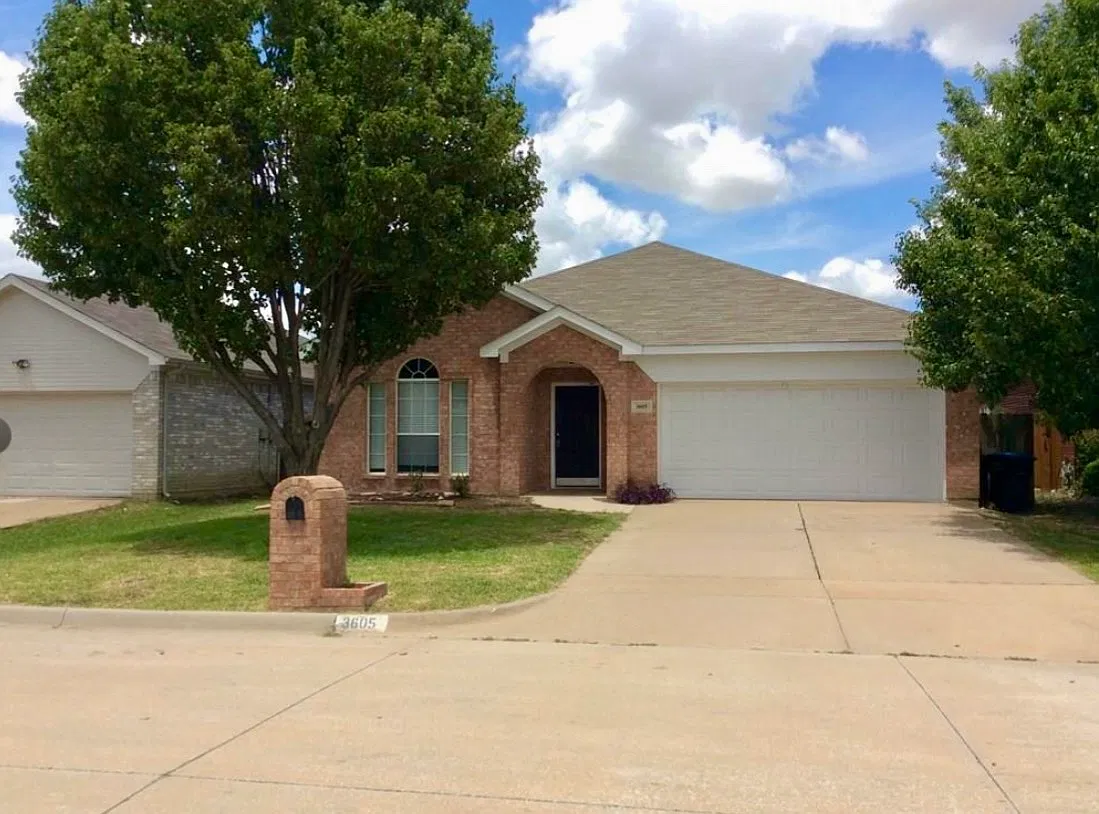 4 bed, 1929 sqft, $2,150 — Photo 2
