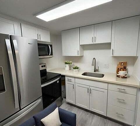 5th image of 125 Westbury Cir #G