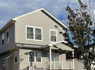 45 Parma Rd, Island Park, NY 11558