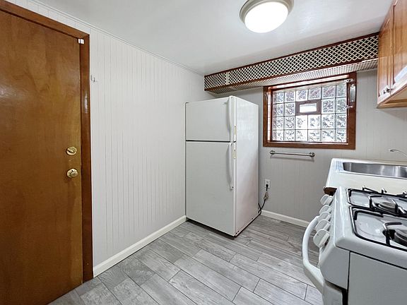 2nd image of 3701 N Lowell Ave Unit G