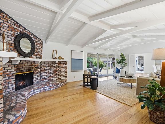 4th image of 12817 Saratoga Glen Ct
