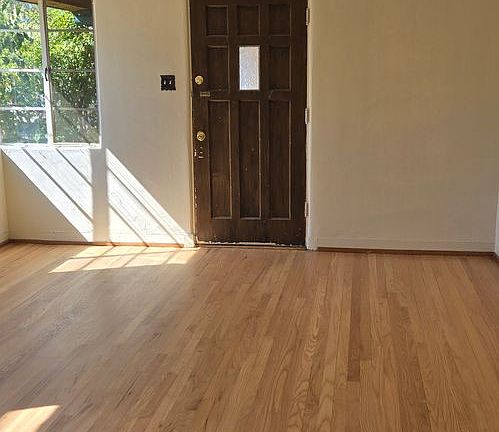5th image of 300-304 Solano Dr NE #300