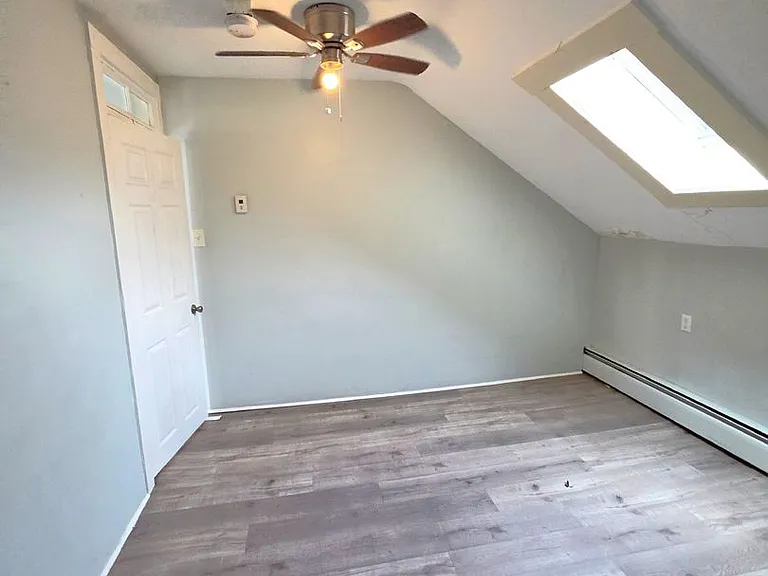 10-12 Evaleen Street — Photo 10