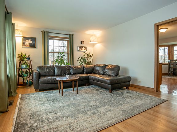 4th image of 1851 Kensington Ave