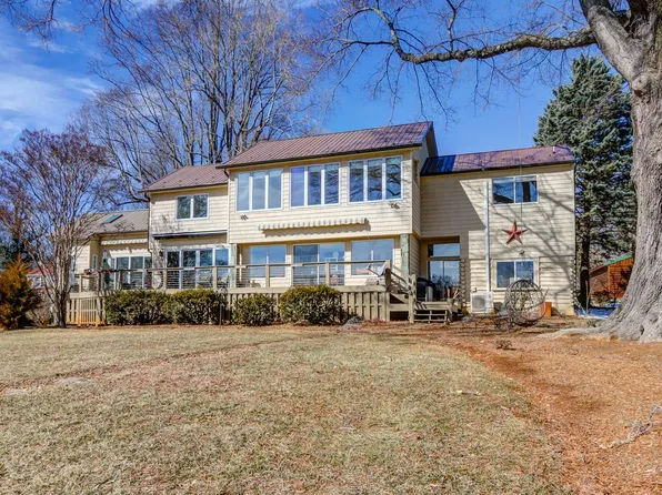 2028 Timberlake Dr, Lynchburg, VA 24502