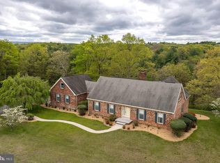 858 Winstead Rd, Berkeley Springs, WV 25411