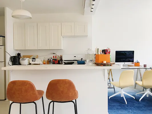 Rented by Toshiko Takahara, Lreb | media 7