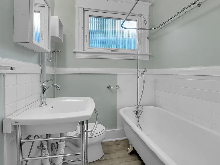 1522 Taylor Ave N #C — Photo 14