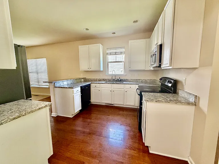 48 Salerno Dr — Photo 11
