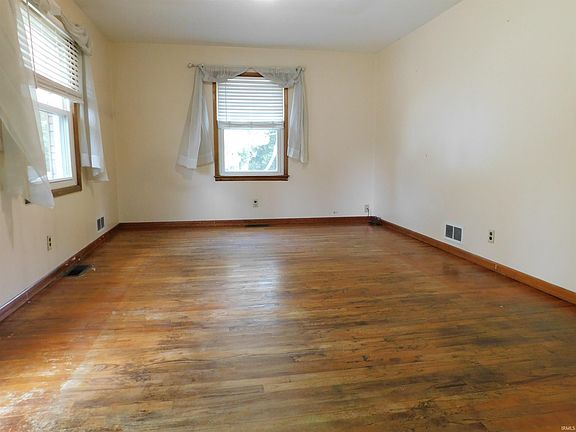 2nd image of 320 20th St