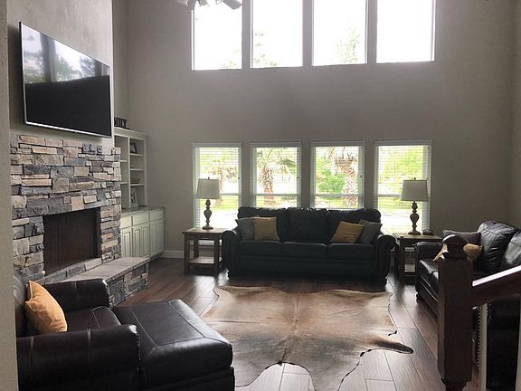 3rd image of 1326 Woodway Blvd