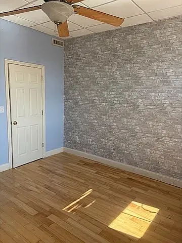 22 Washington St — Photo 10