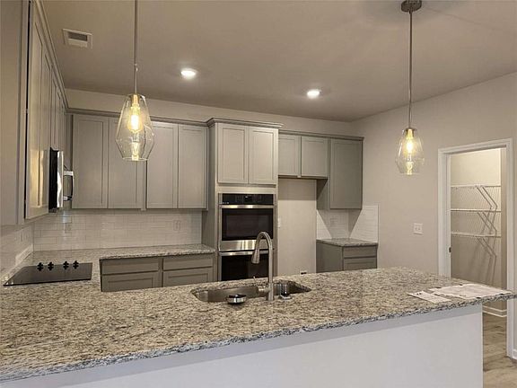 5th image of 207 Crabapple Rd