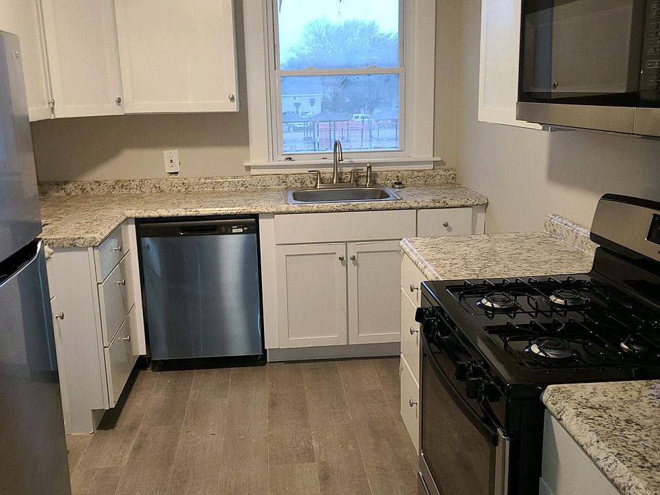 1st image of 1710 De Armand Ave #1