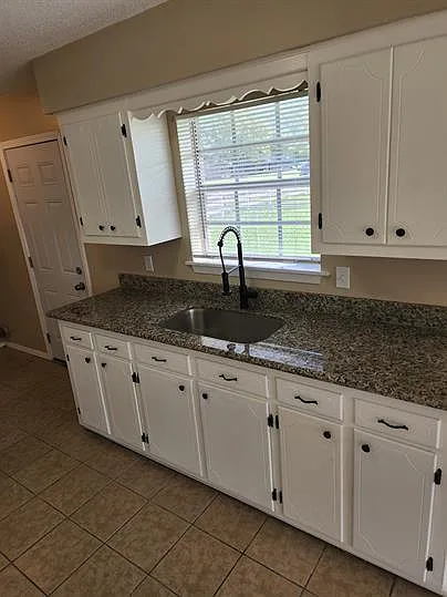 Deluxe Lake Apartments — Photo 4