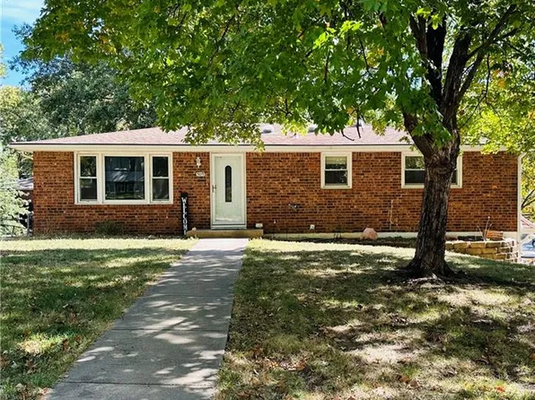 5019 NW Huonker Rd, Kansas City, MO 64151